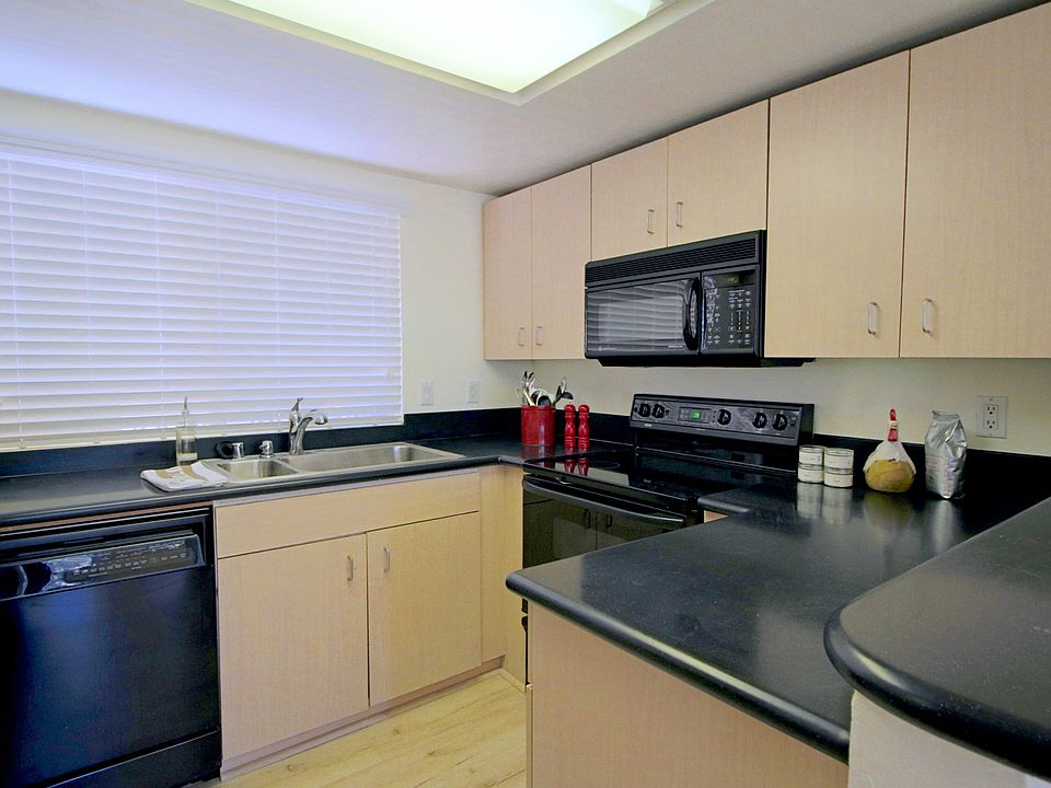 2nd image of 1270 Cleveland Ave #232