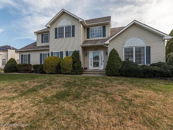 3rd image of 1137 Satinwood Ln