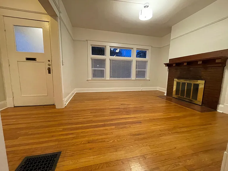 1516 SE Alder St — Photo 4