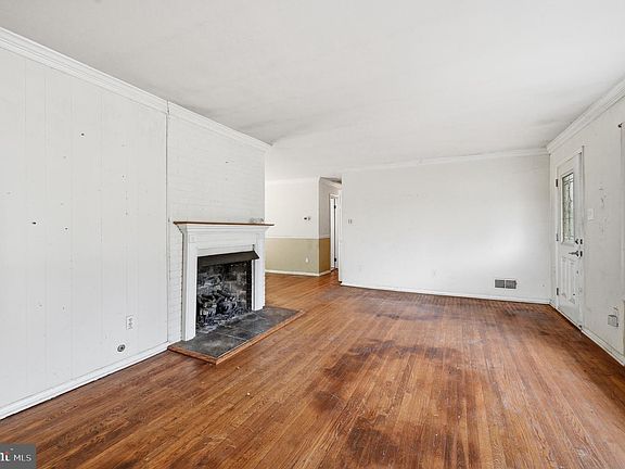 4th image of 6702 Harwood Pl