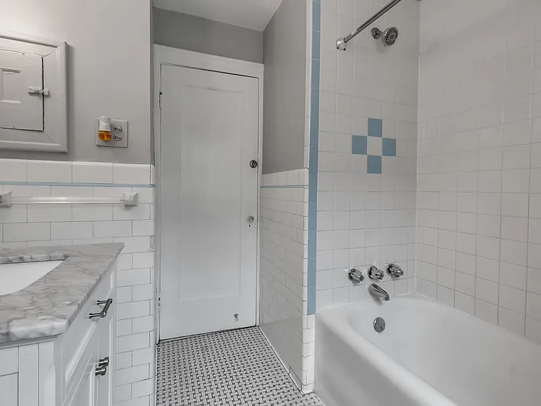 272 Windermere Blvd #2 — Photo 15