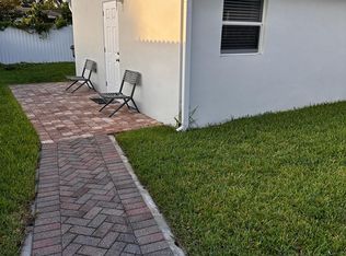 2124 Bridgeman Dr, West Palm Beach, FL 33409
