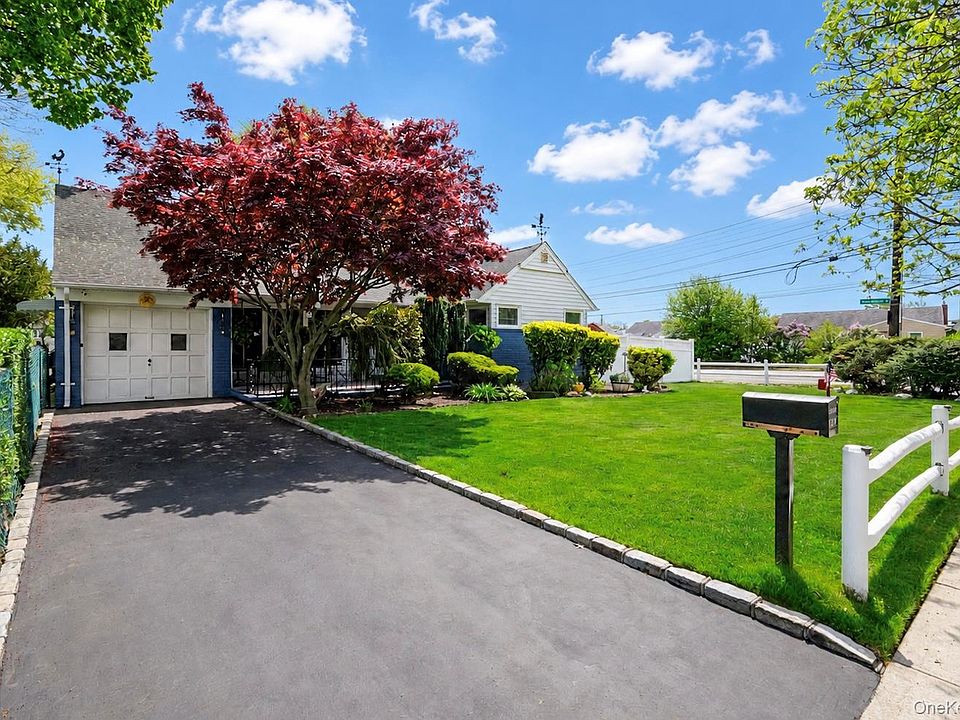 1st image of 1221 Wantagh Oaks Gate