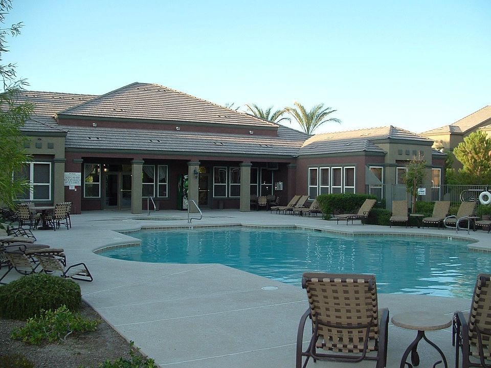 pool/clubhouse