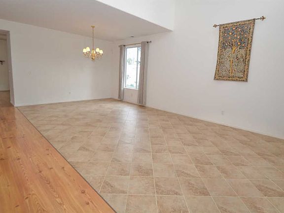 3rd image of 2718 E Pryor Dr