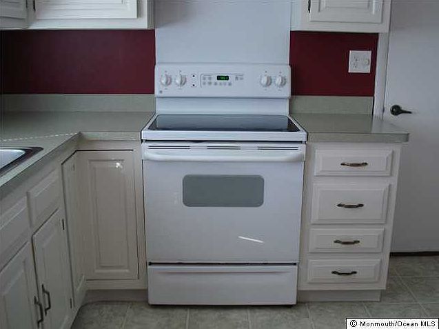 2nd image of 624 Stamford Court #A