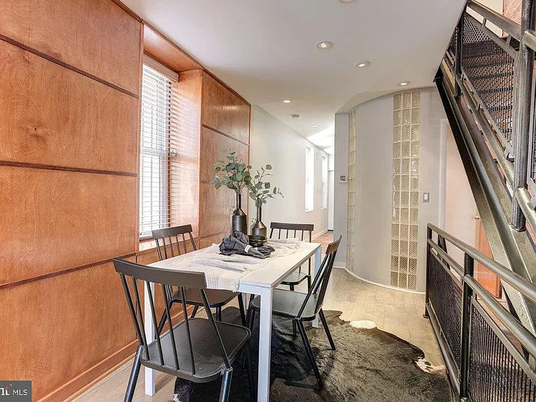512 S Milton Ave — Photo 4