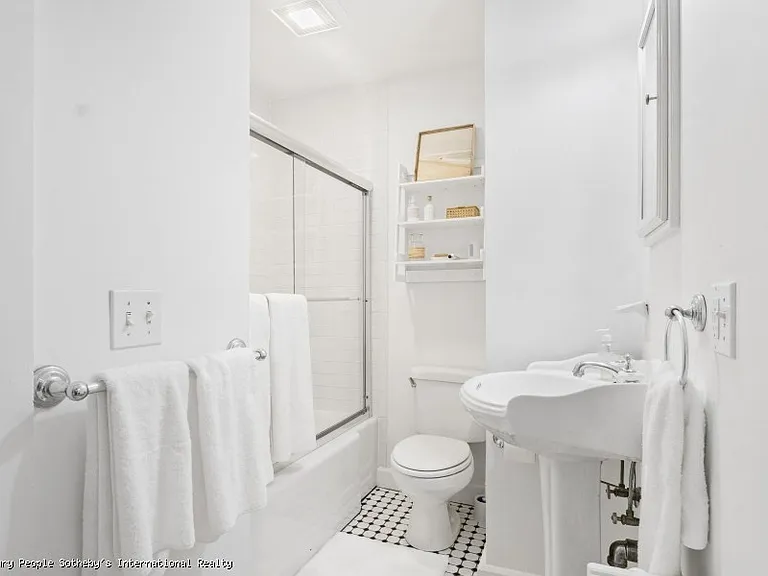 82 Center St — Photo 23