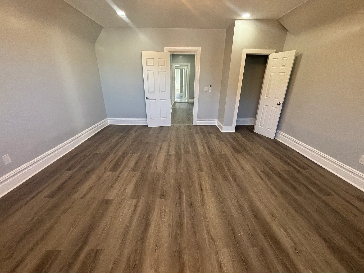 3 bed, 1250 sqft, $2,950 — Photo 4