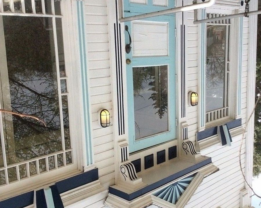 Prairie style facade