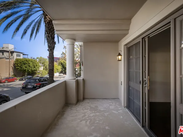 851 N San Vicente Blvd APT 102, West Hollywood, CA 90069