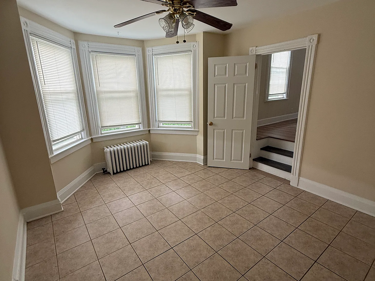 3 bed, $4,000 — Photo 1