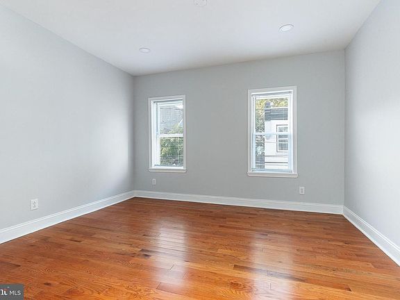 3rd image of 3033 Coral St #1