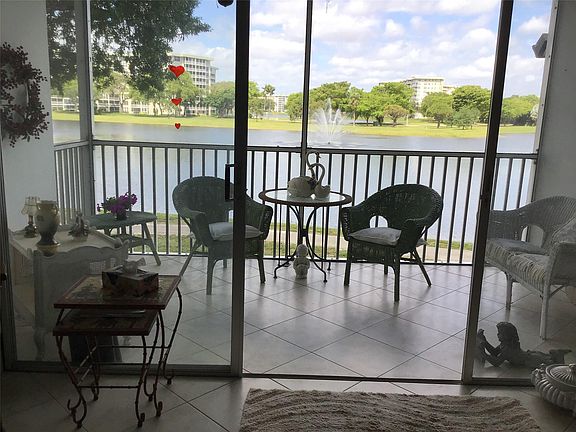 3rd image of 2801 N Palm Aire Drive #202