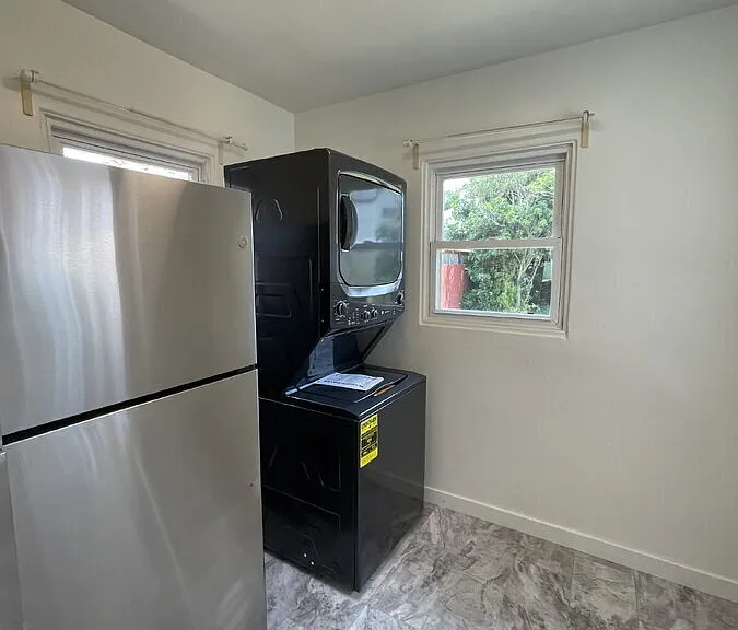450 Fern St — Photo 8
