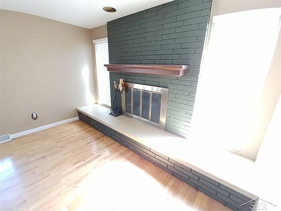 5th image of 5255 Threasa St