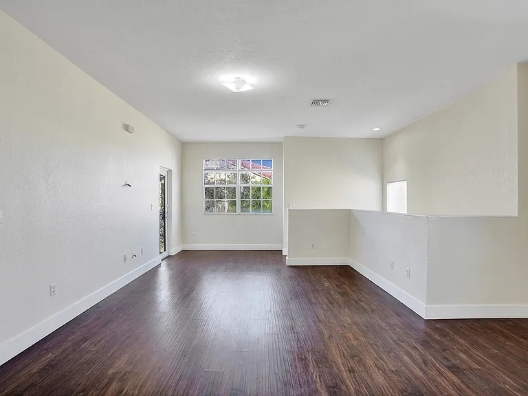 9075 Plymouth Pl — Photo 5