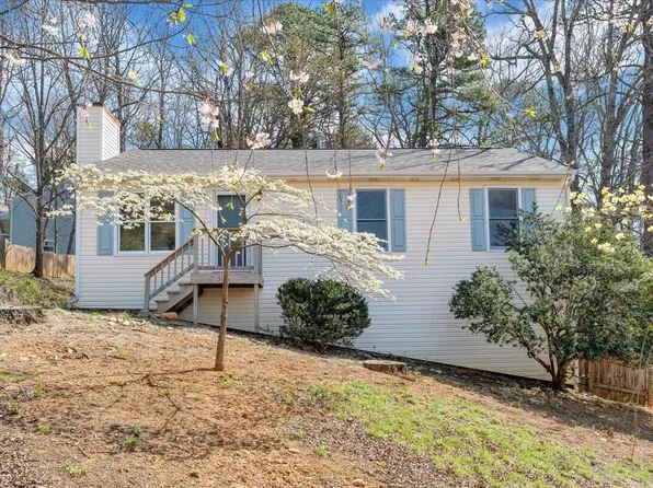 5146 Overland Dr, Roanoke, VA 24018