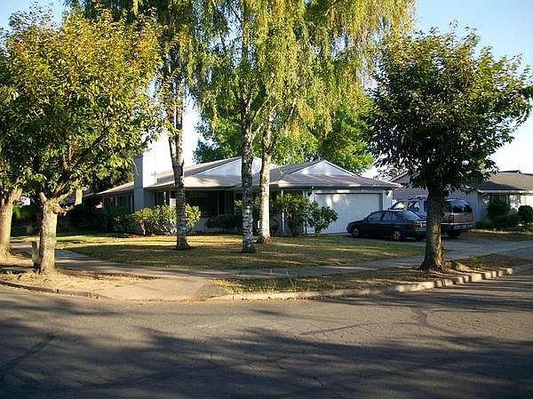 2nd image of 1727 Fir Rd