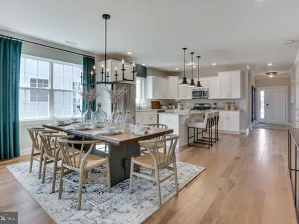 54 Coliseum Dr, Mount Holly, NJ 08060