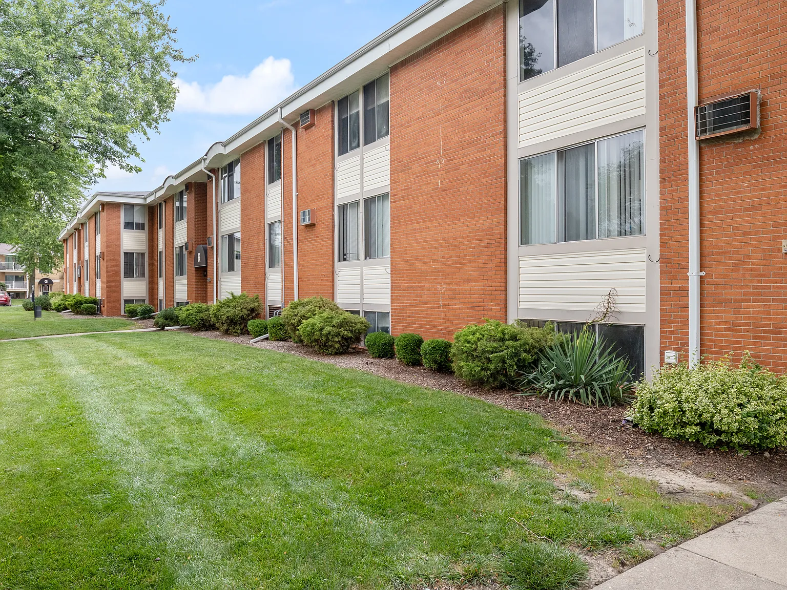 Miracle Manor Apartments — Photo 1