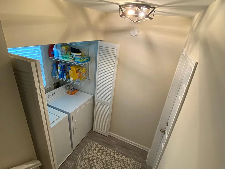 1830 Queens Way — Photo 29