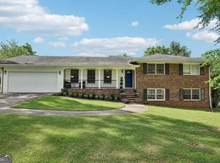 156 Sims St, Winder, GA 30680