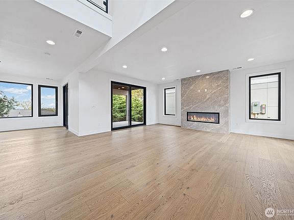4th image of 16036 SE 44TH Court