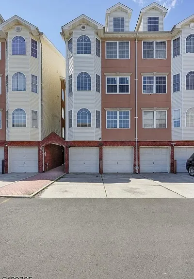 566 Pennsylvania Ave #E2 — Photo 21