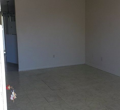 2nd image of 4803 Rainbow Cir