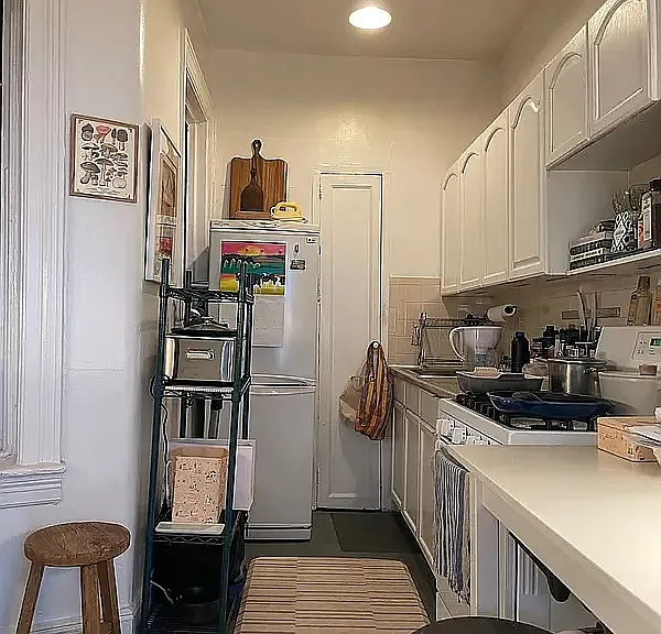 97 Perry St #12 — Photo 10