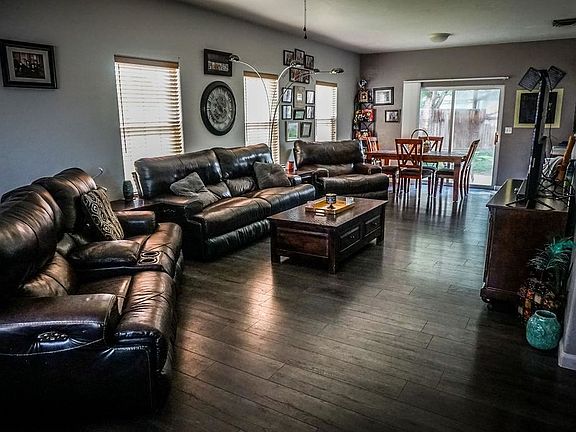 5th image of 318 Talon Dr