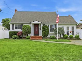 246 29th Street, Lindenhurst, NY 11757