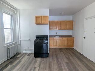 94 Woodlawn Ave #1E, Jersey City, NJ 07305