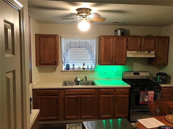 4th image of 1429 Farley Ct