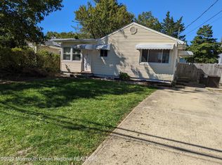 64 Longman St, Toms River, NJ 08753