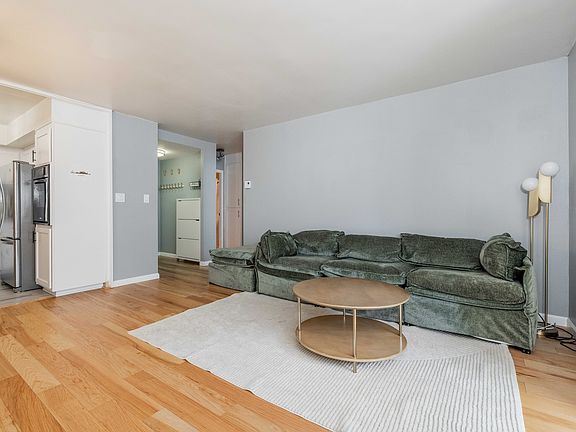 4th image of 1998 Broadway St APT 1402
