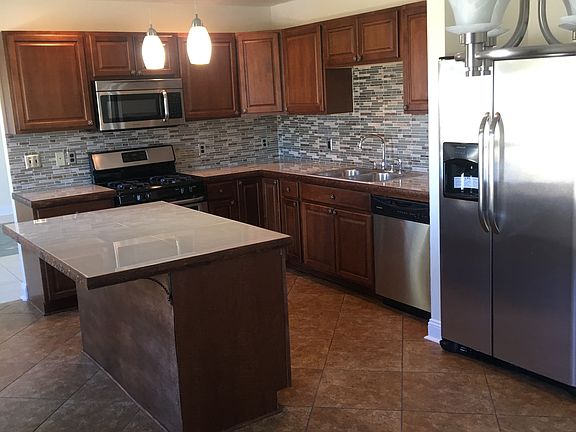 5th image of 2101 W Christie Dr