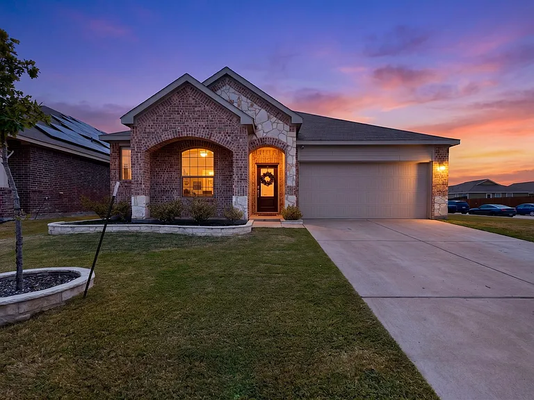 5341 Timber Point Dr — Photo 2