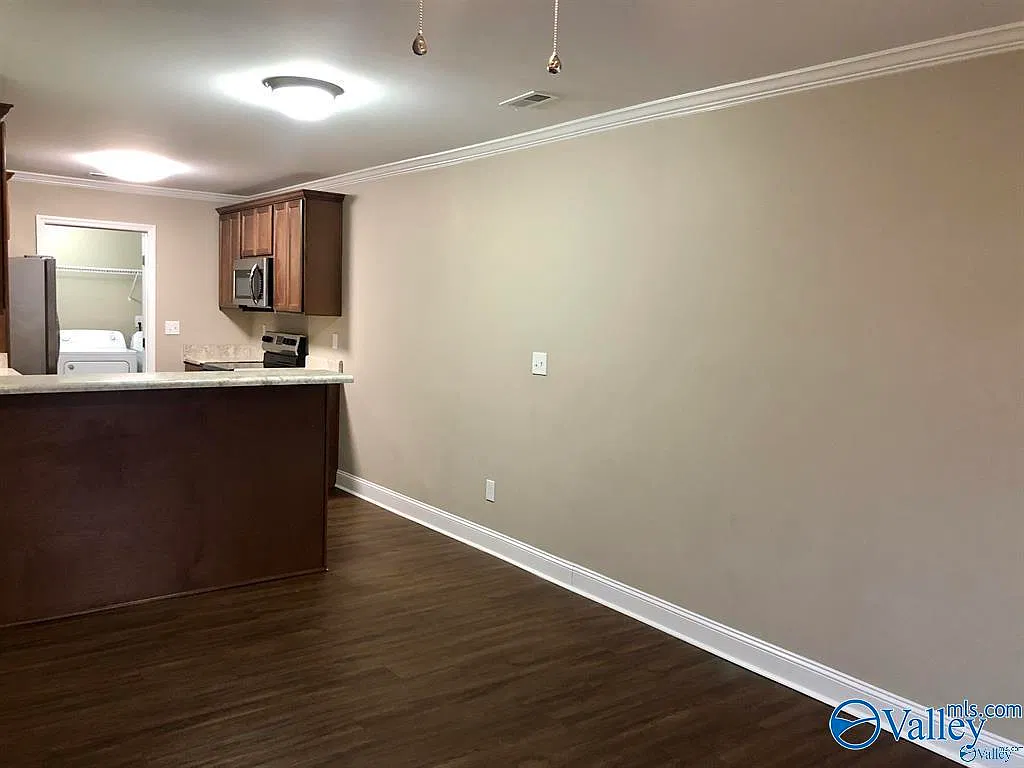 2 bed, 2.0 bath, 900 sqft, $1,150 — Photo 3