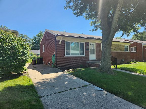 2nd image of 29622 Sherry Ave