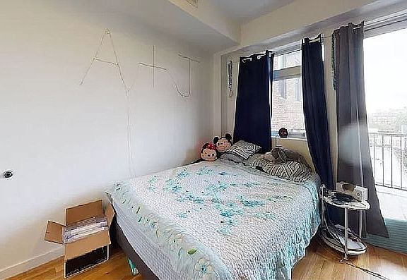 4th image of 212 Linden Blvd APT 6D
