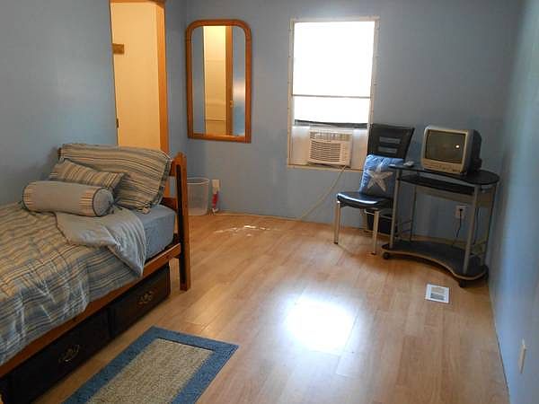 1st image of 340 E Pine Ave