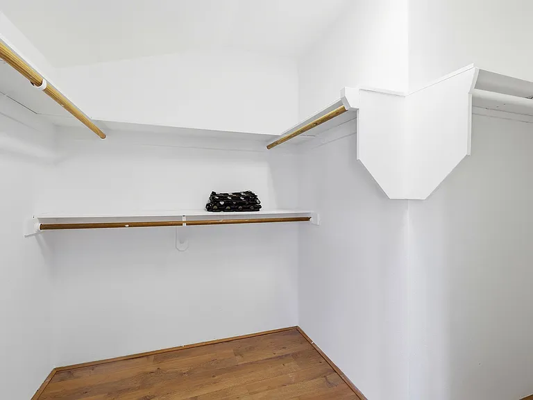 181 Piazza Way — Photo 35