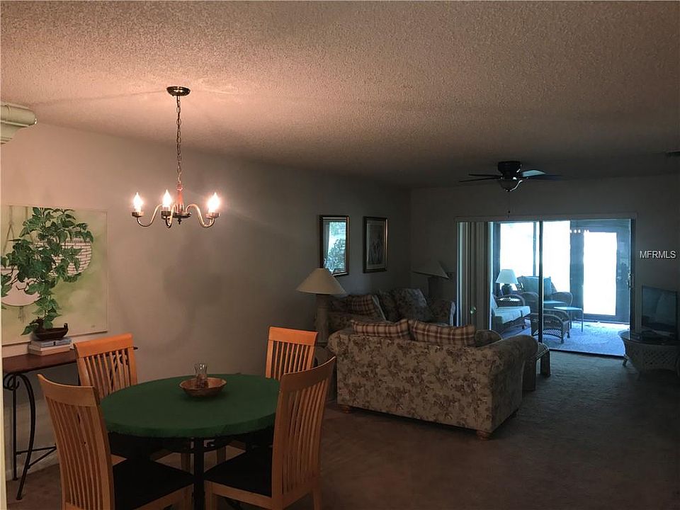1st image of 683 SE Broadmoor Cir