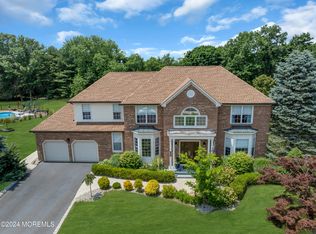 49 Camelot Dr, Farmingdale, NJ 07727
