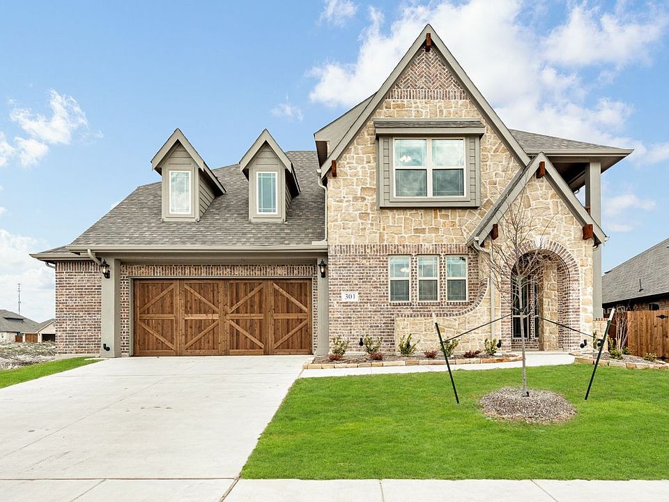 1st image of 301 Sparkling Springs Dr