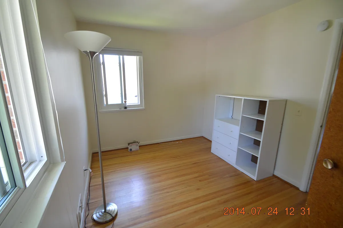 Building Photo - 52 Stewart St