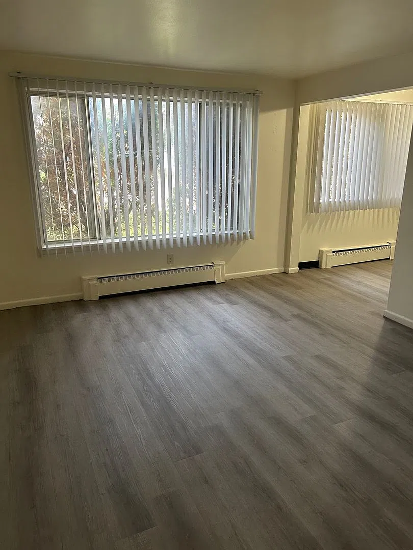 1287 Shawano Avenue Apartments — Photo 2