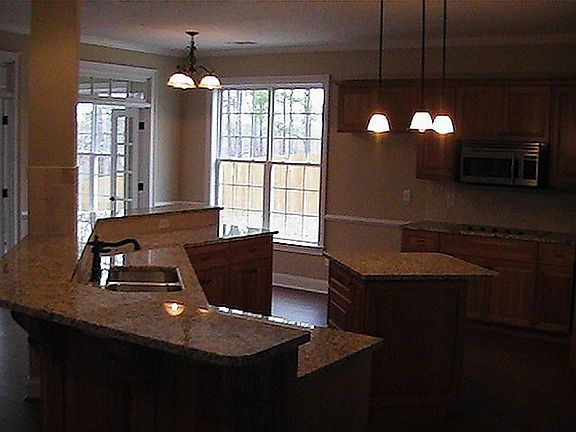 3rd image of 2113 Wythe Dr